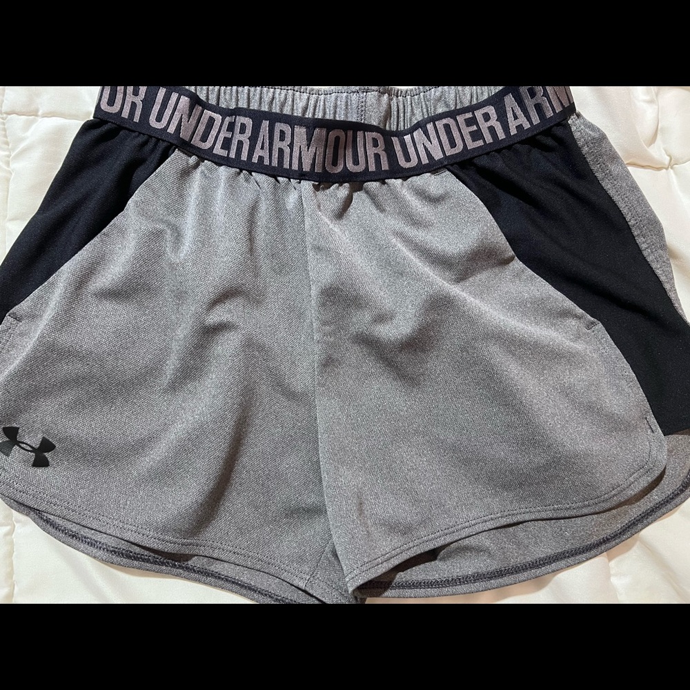 Under Armour Athletic short,Size S,Gray/black, Side Pocket.Perfect Condition